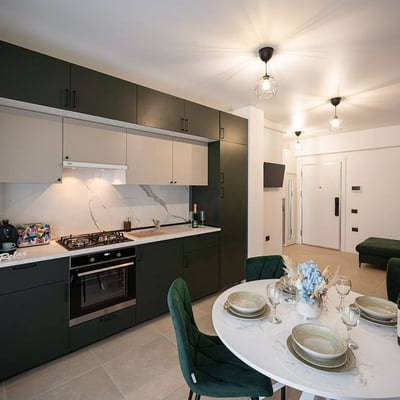 Аренда комфортной 2-комнатной квартиры с видом на море, Мамаия, Констанца, Румыния